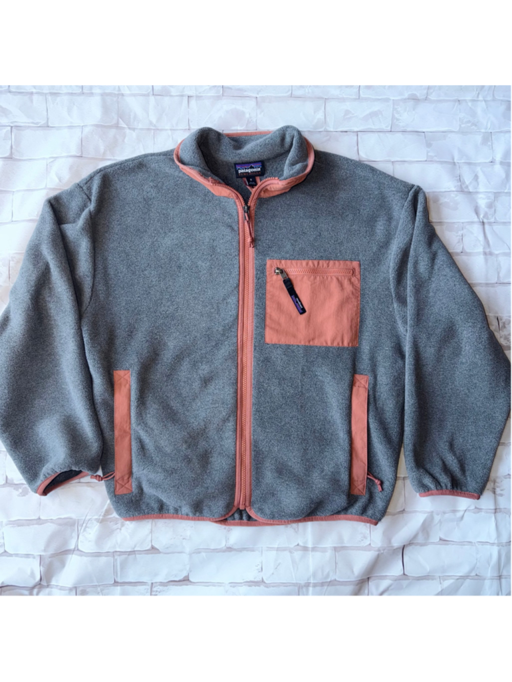 EUC Women’s Med Patagonia Jacket Nickel Gray Burl Red Trim Synchilla Zip Fleece